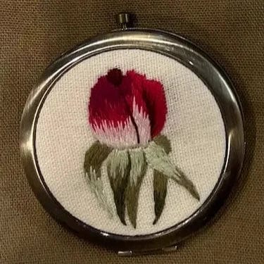 GIFT Floral Embroidered Compact Mirror - Fuchsia Rose