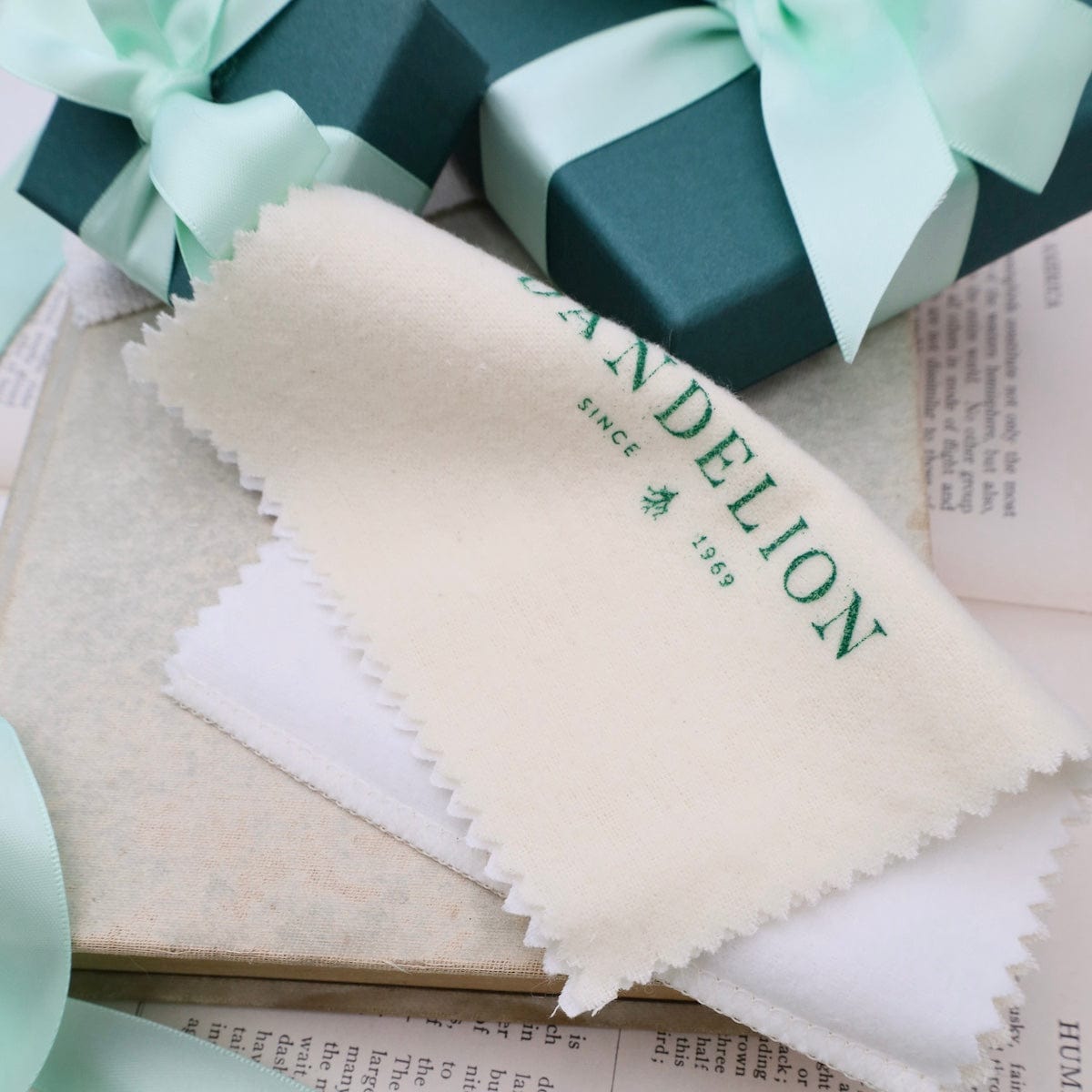 GIFT Free Gift With Purchase $75+