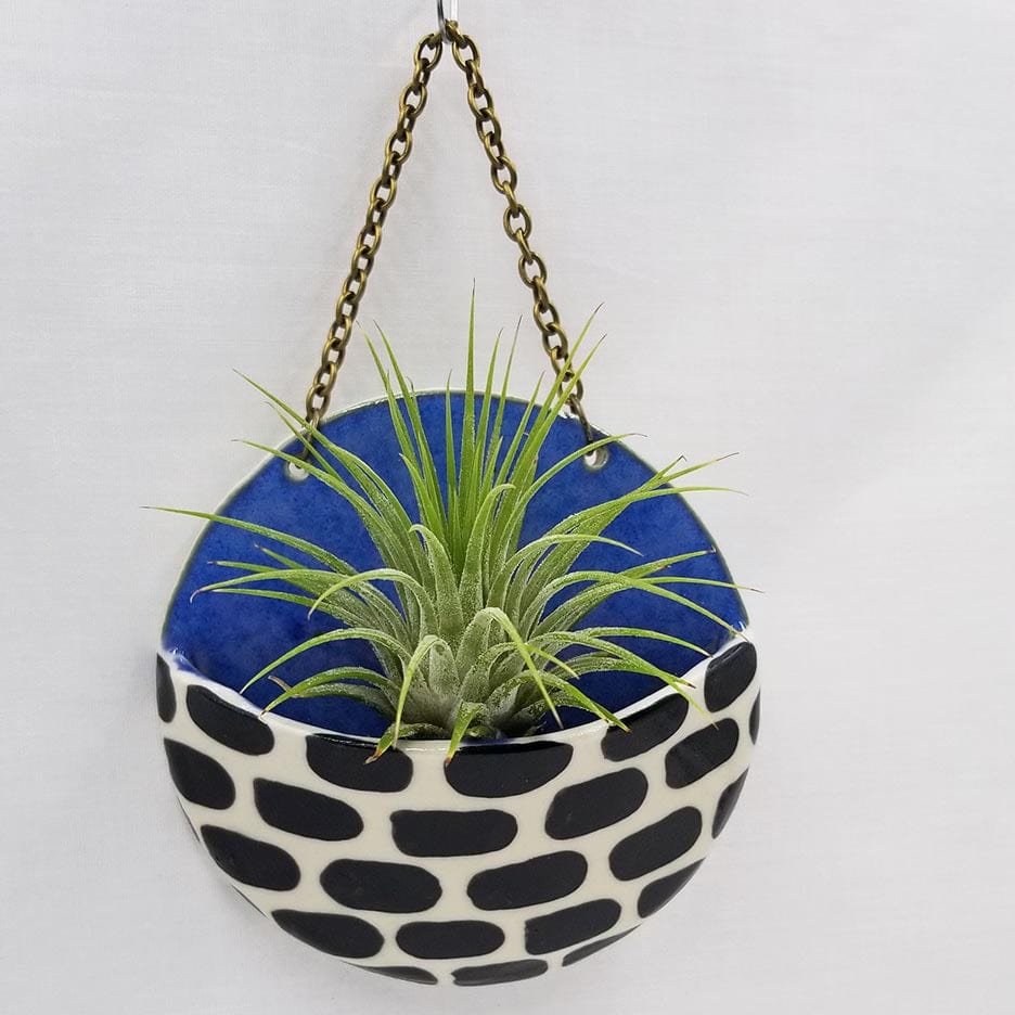 GIFT MEDIUM CERAMIC PLANTER POCKET WITH AIR PLANT