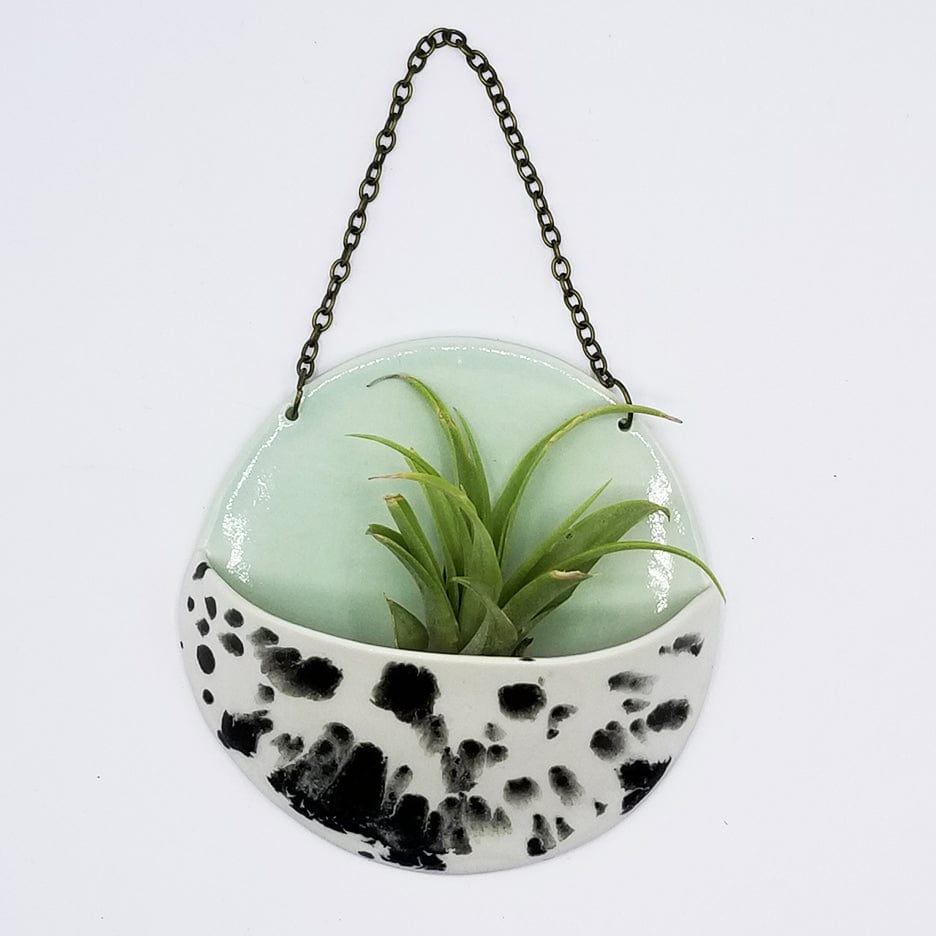 GIFT MEDIUM CERAMIC PLANTER POCKET WITH AIR PLANT