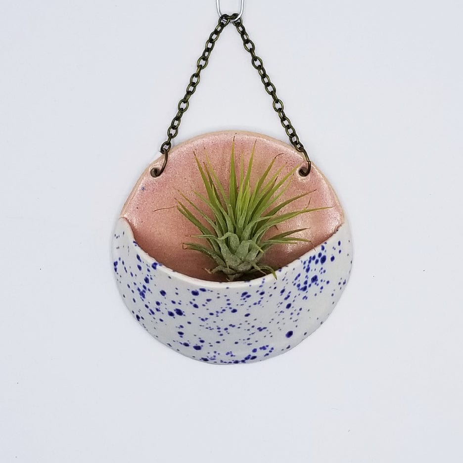 Load image into Gallery viewer, GIFT SMALL CERAMIC PLANTER POCKET WITH AIR PLANT
