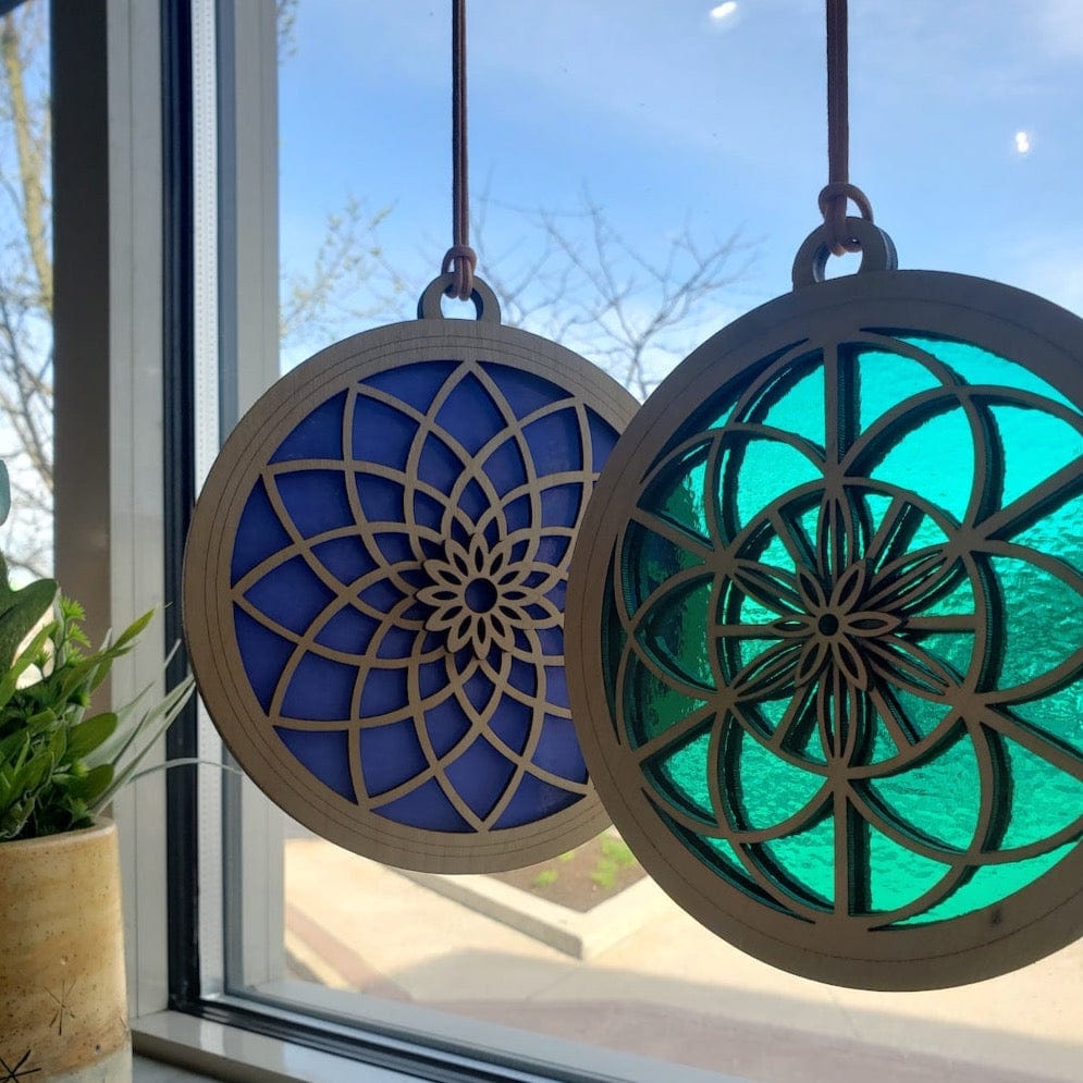 
                      
                        GIFT Standard 6" Suncatcher - Dahlia in Periwinkle
                      
                    