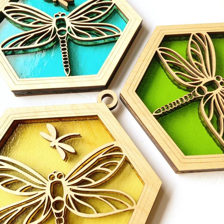 
                      
                        GIFT Standard 6" Suncatcher - Dragonfly in Lime Green
                      
                    