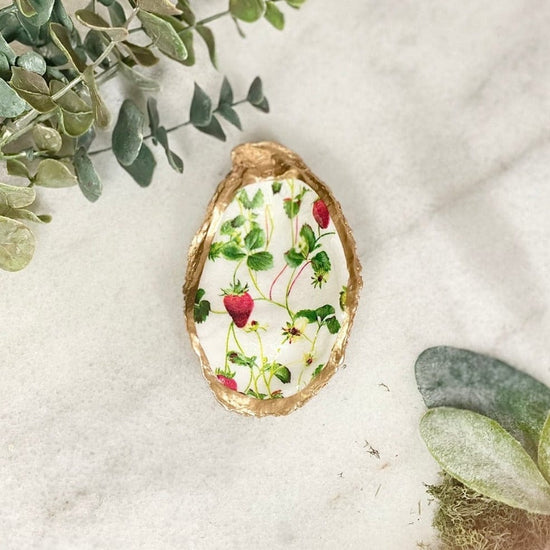 GIFT Strawberry Fields Oyster Trinket Dish