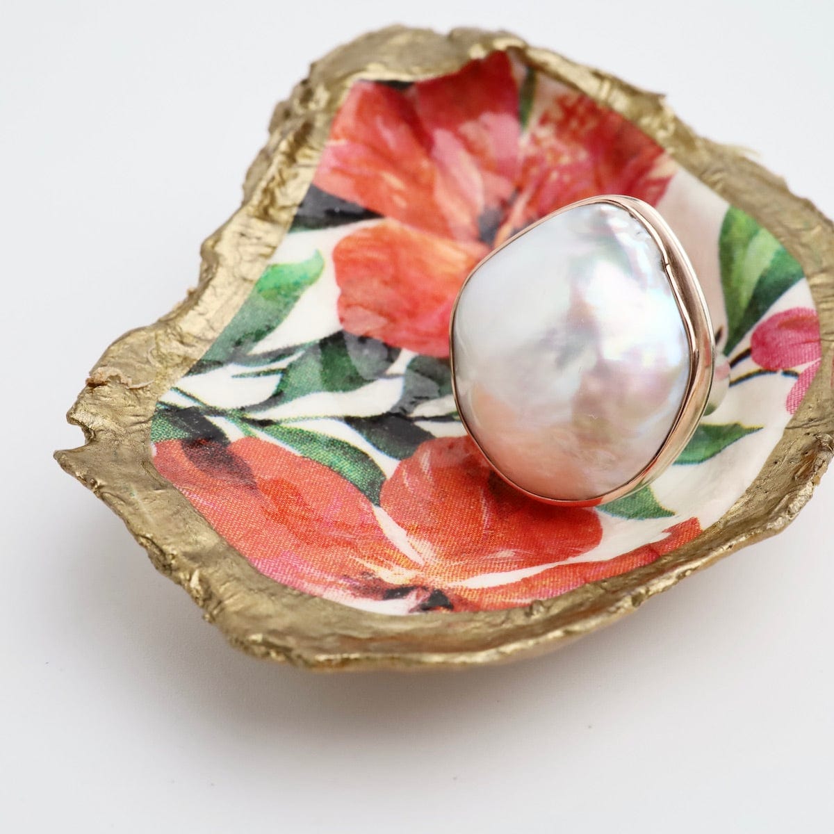 G45 GIFT Tropical Gilded Oyster Ring Dish - Jungle Hibiscus