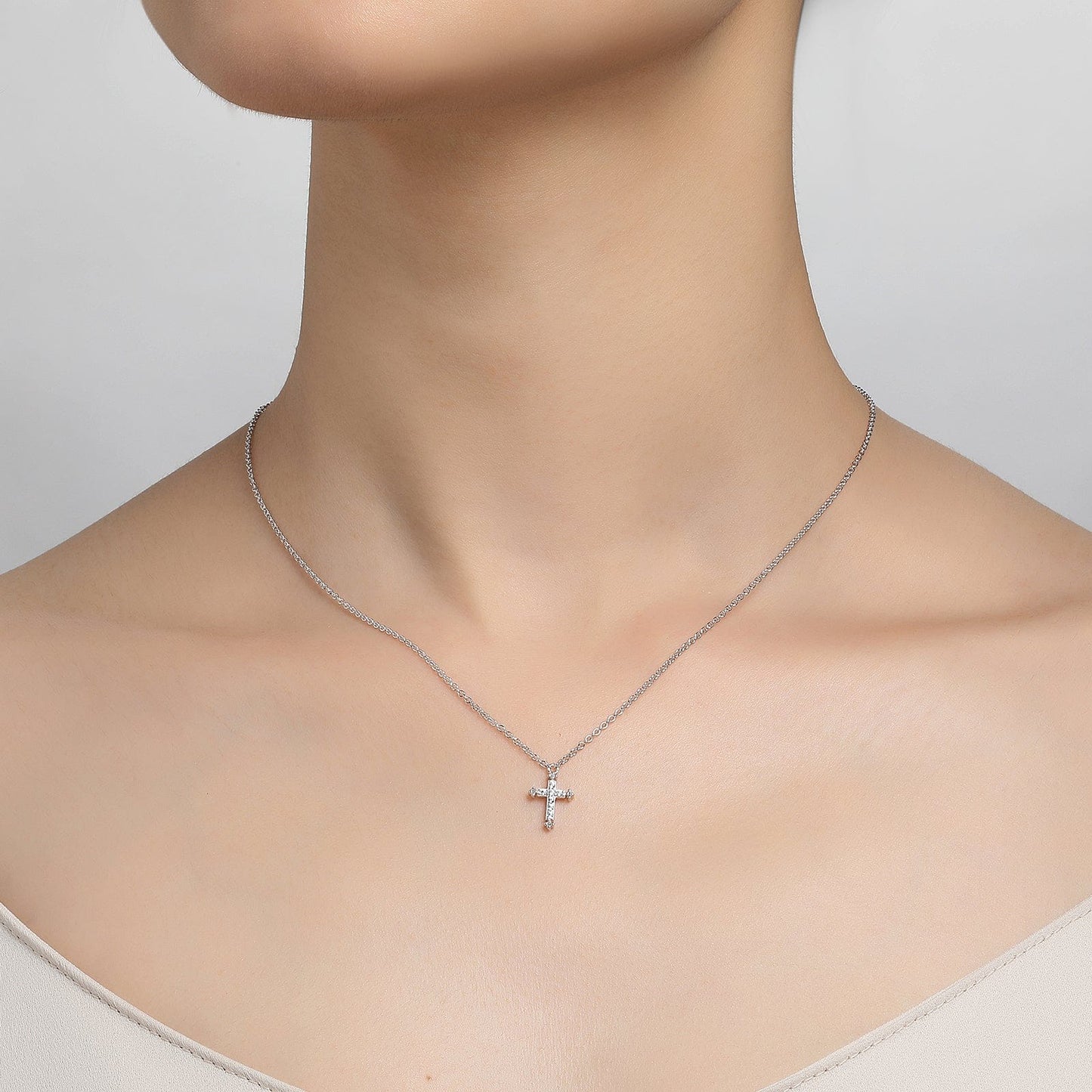 NKL 0.07 CTW Small Cross Necklace