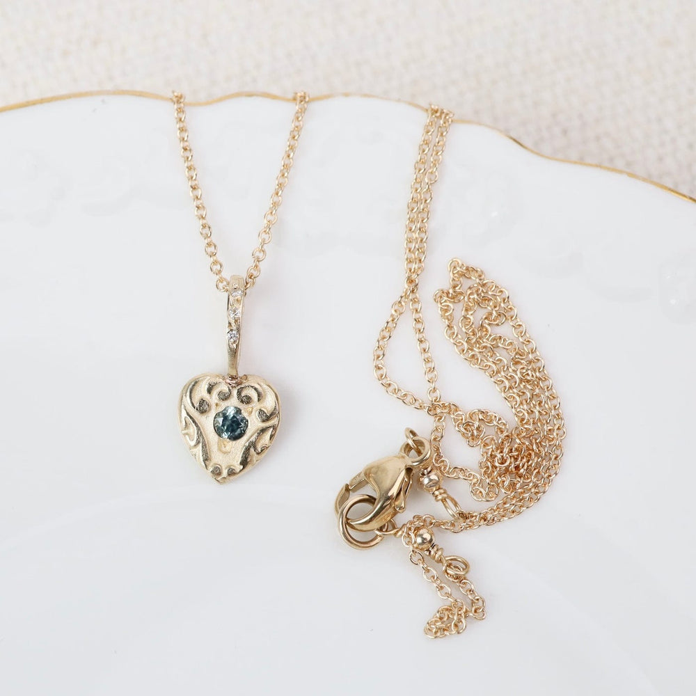 
                  
                    NKL-14K 14K Gold Necklace Heart Artifact Necklace with Mon
                  
                