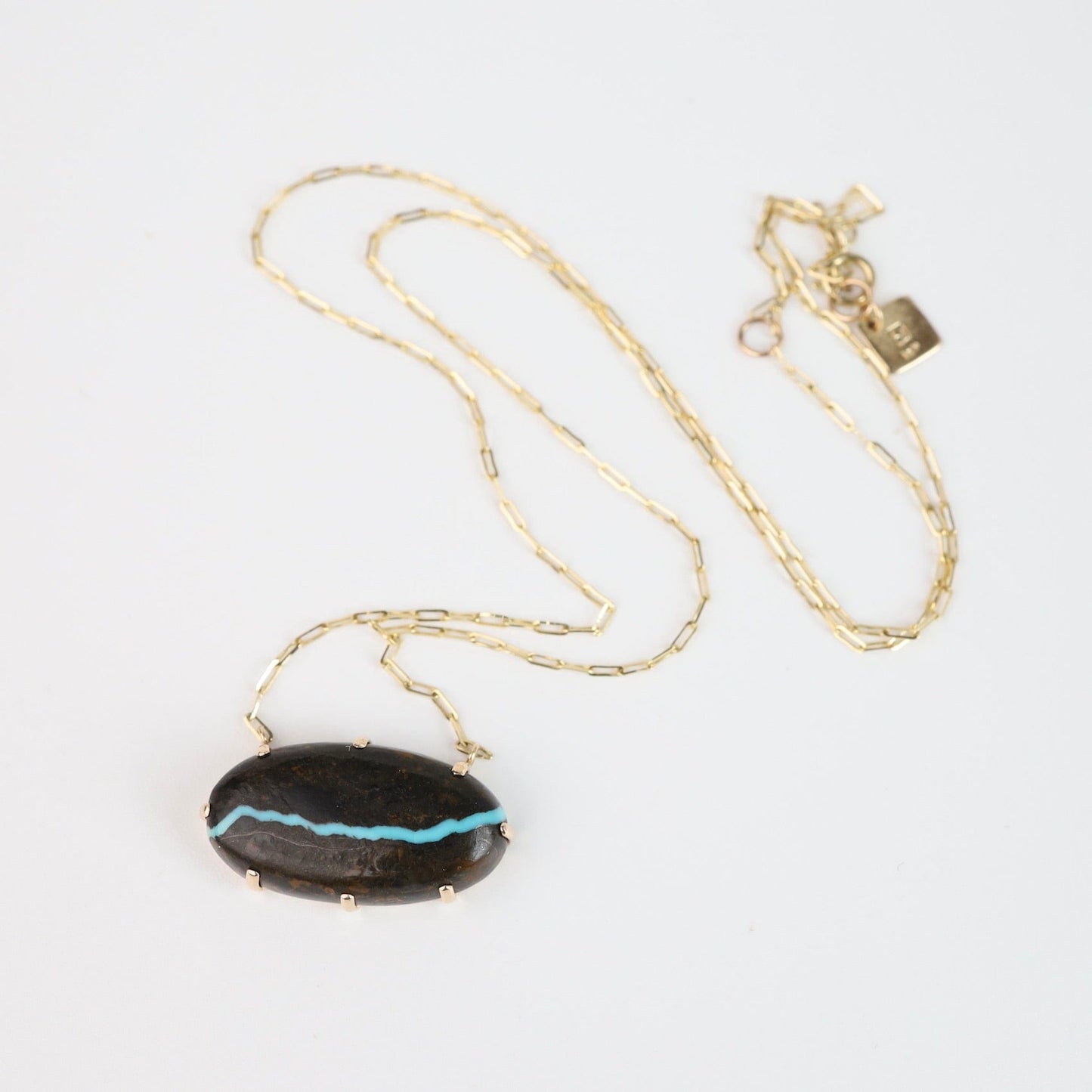 Load image into Gallery viewer, NKL-14K 14K Gold Necklace Oval Blackwater Turquoise
