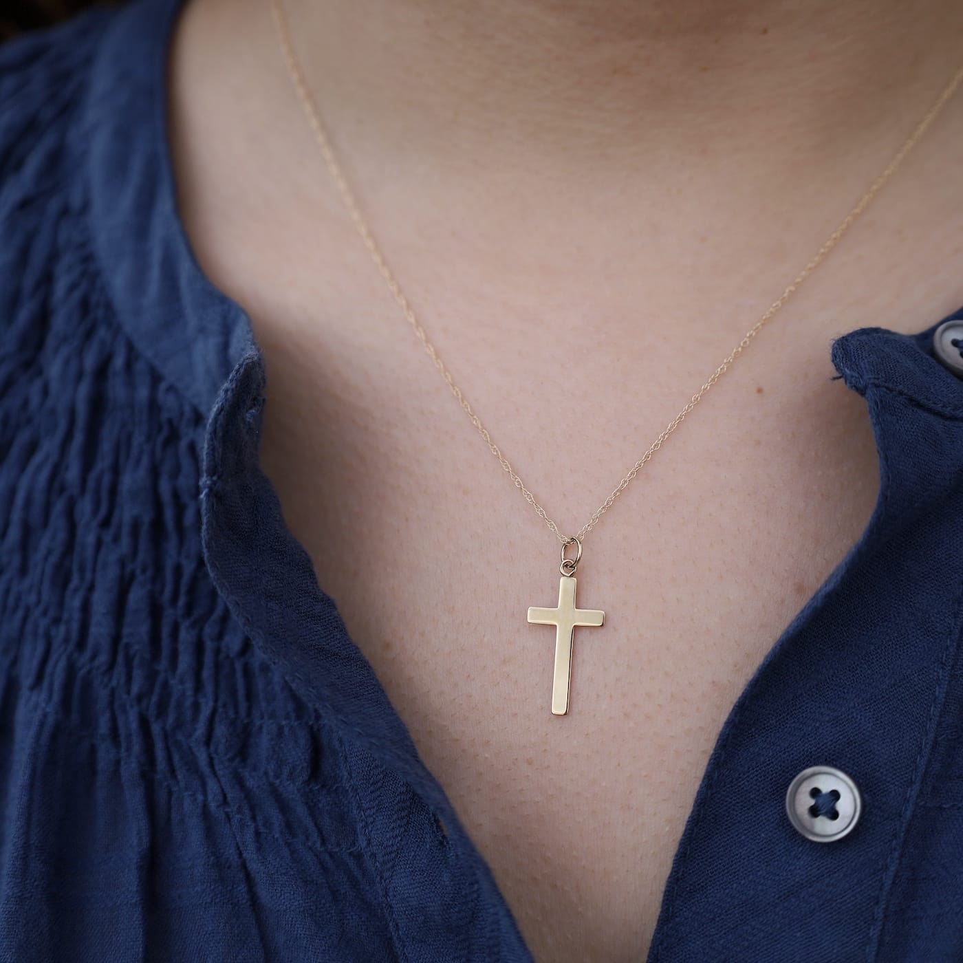 NKL-14K 14K Medium Cross Necklace