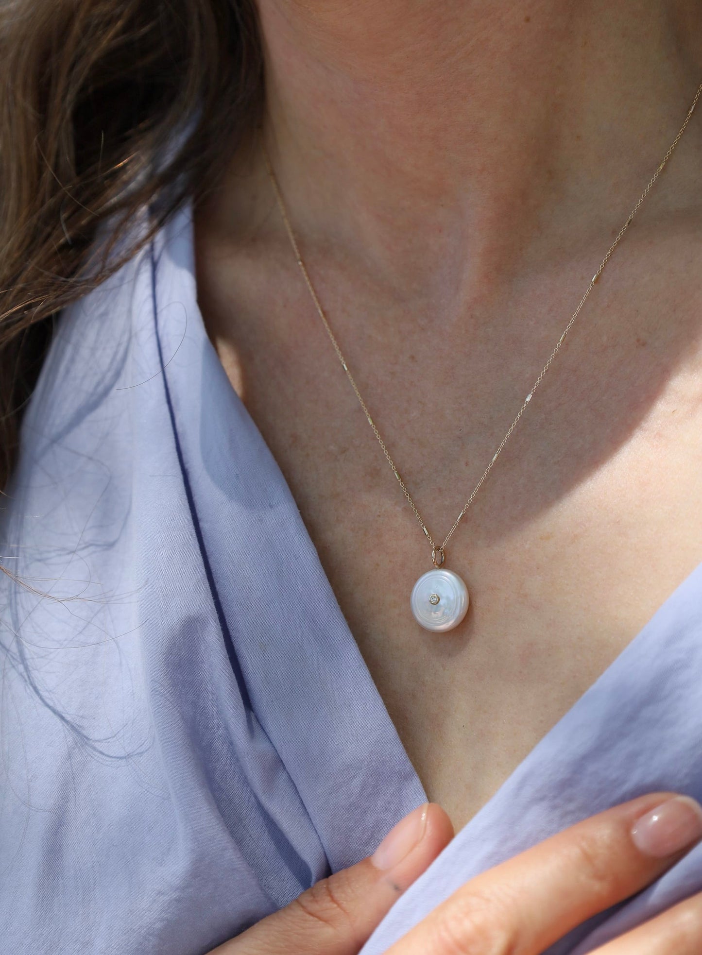 NKL-14K 14k Reversible Black & White Diamond Pearl Disc Pendant Necklace
