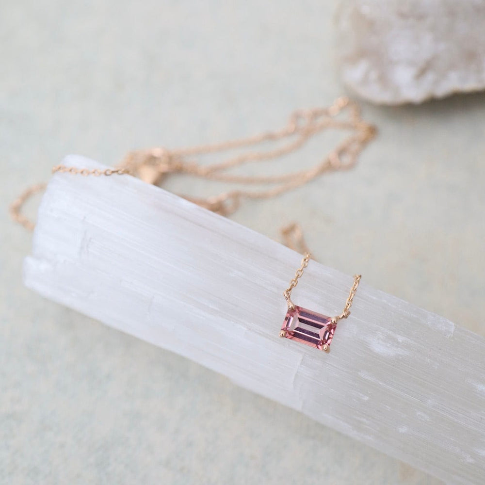 
                  
                    NKL-14K 14K Rose Gold Morganite Topaz Necklace
                  
                