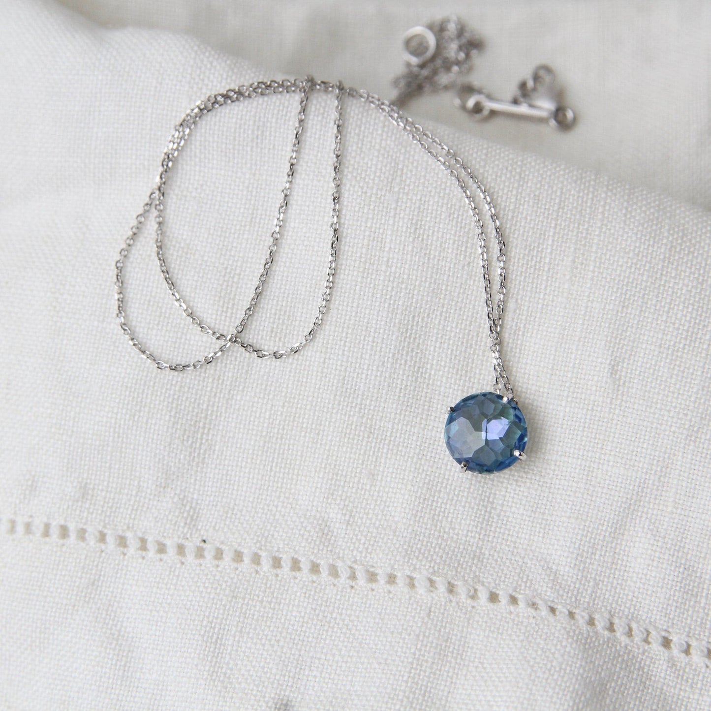 Load image into Gallery viewer, NKL-14K 14k White Gold 8mm Round English Blue Topaz Necklace

