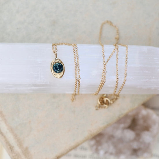 NKL-14K 14k Yellow Gold Montana Sapphire Oval Necklace