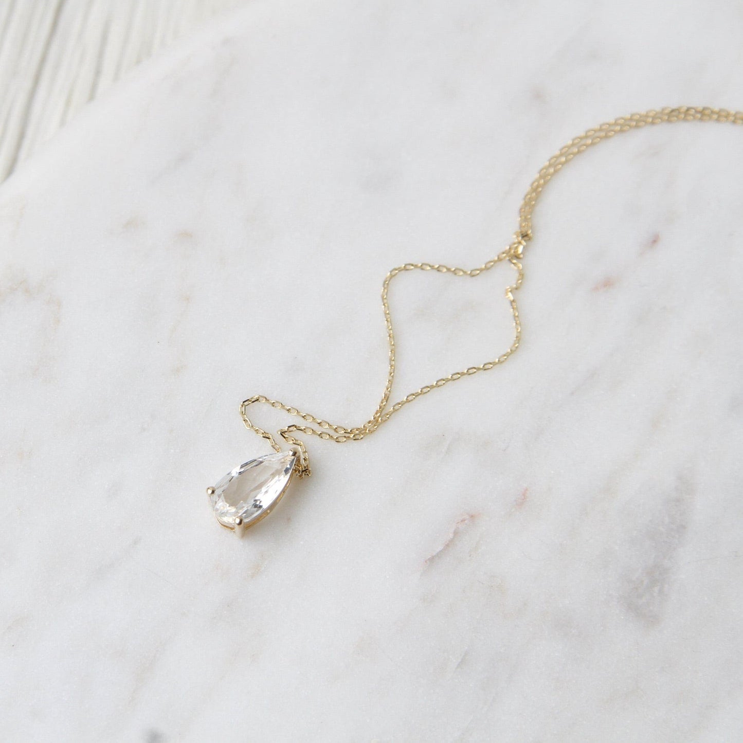 Load image into Gallery viewer, NKL-14K 14k Yellow Gold Pear Shaped White Topaz Necklace
