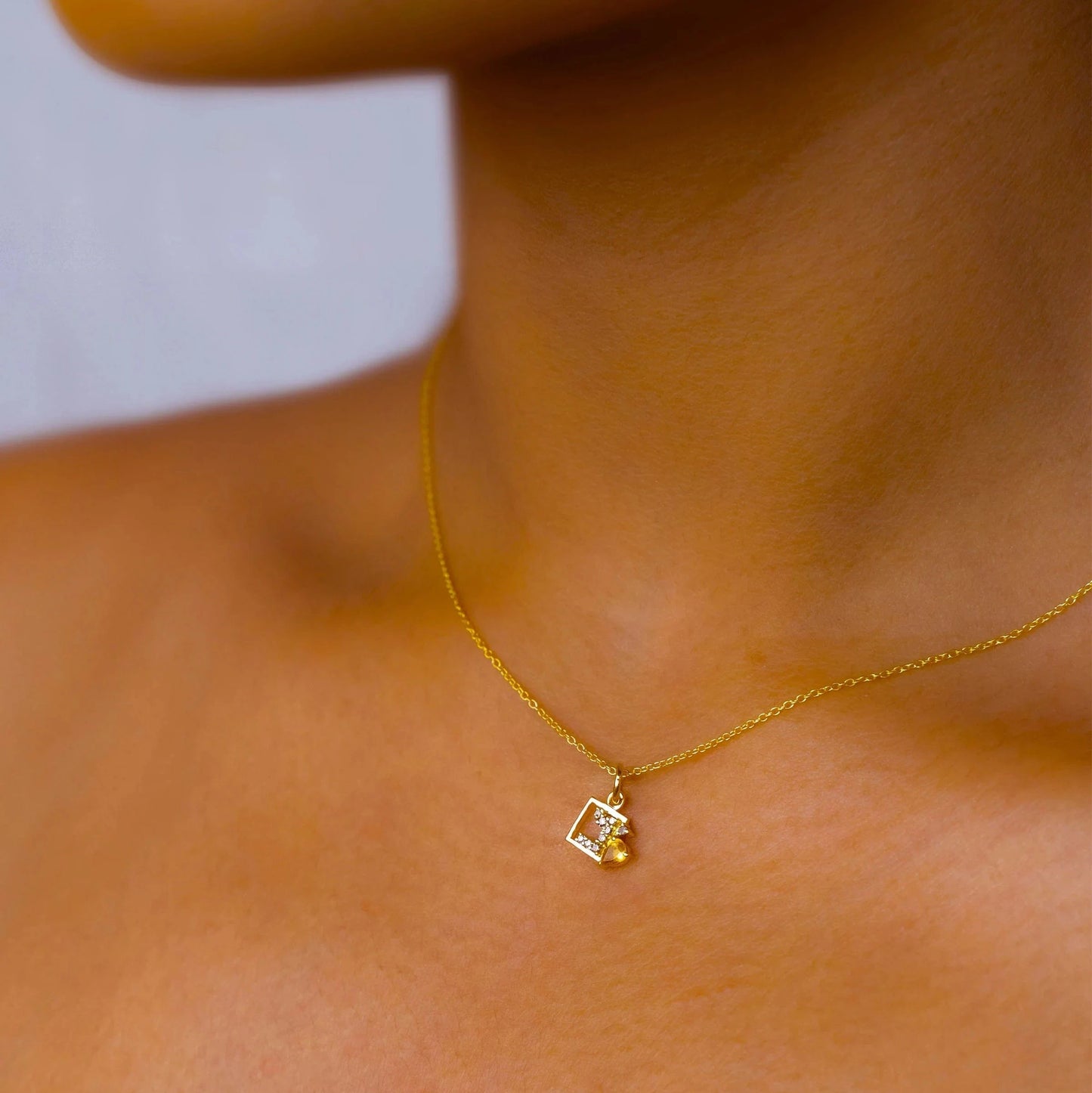 NKL-18K 18k Gold Ceres Pendant - Yellow Sapphire & Diamond