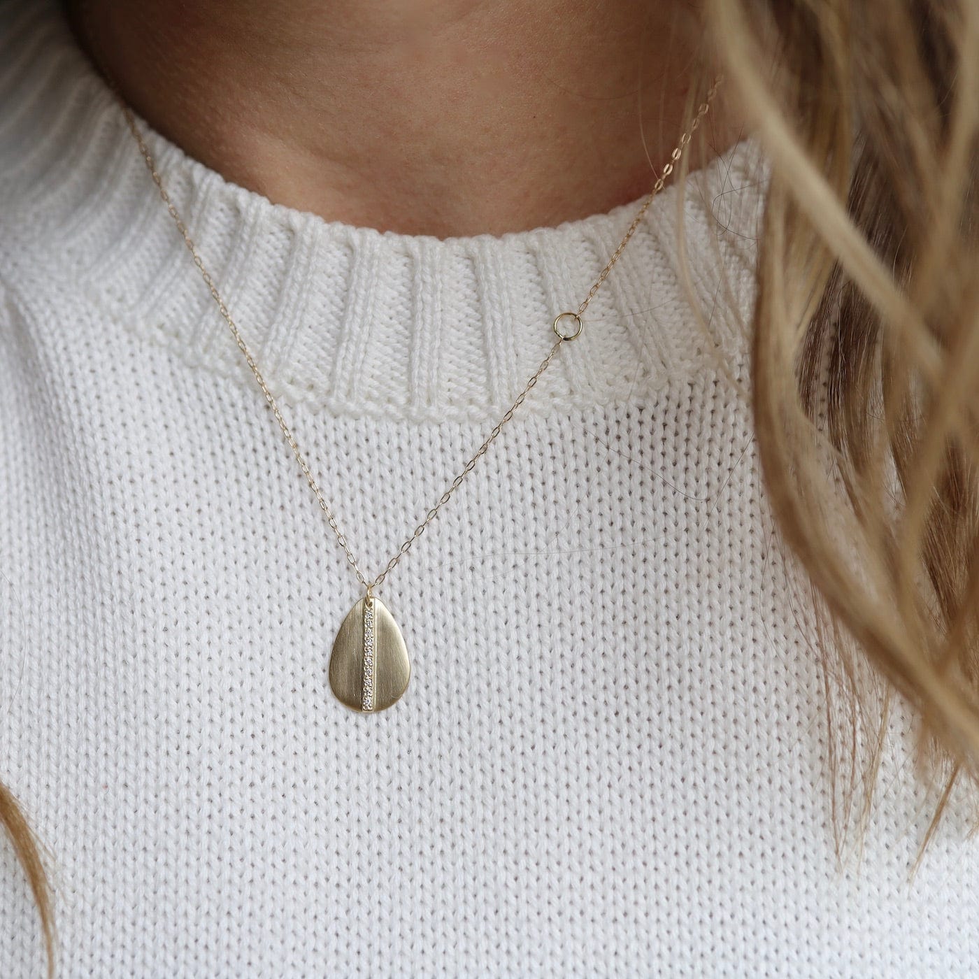 NKL-18K 18k Mod Pavé Teardrop Necklace