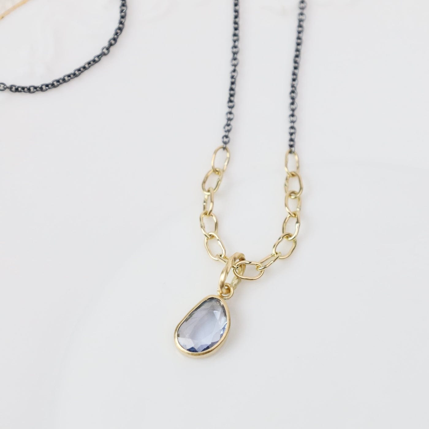 NKL-18K Cluster: Free Form Blue Sapphire, Two Tone Murmur