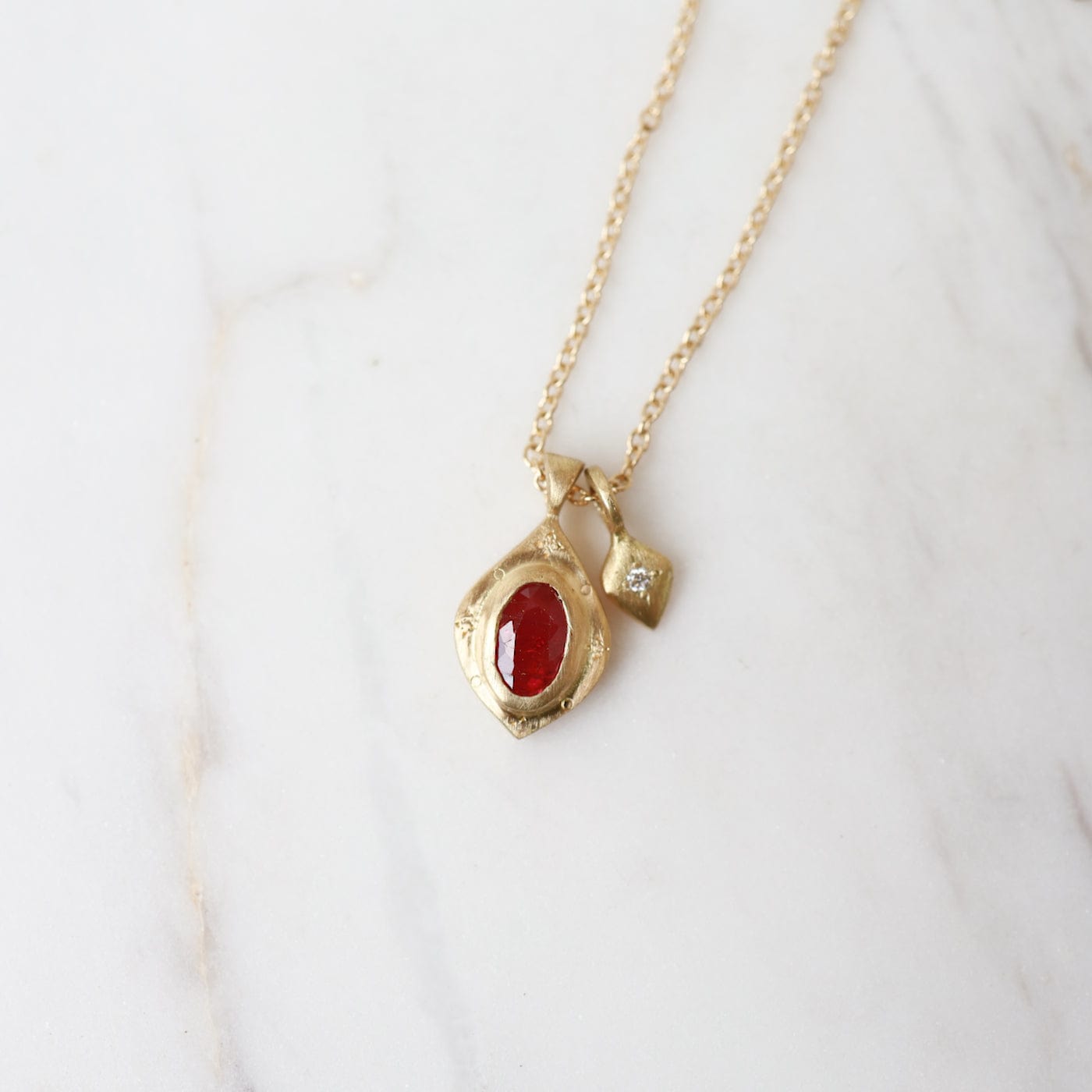 Load image into Gallery viewer, NKL-18K Drops of Happiness Oval Ruby Necklace
