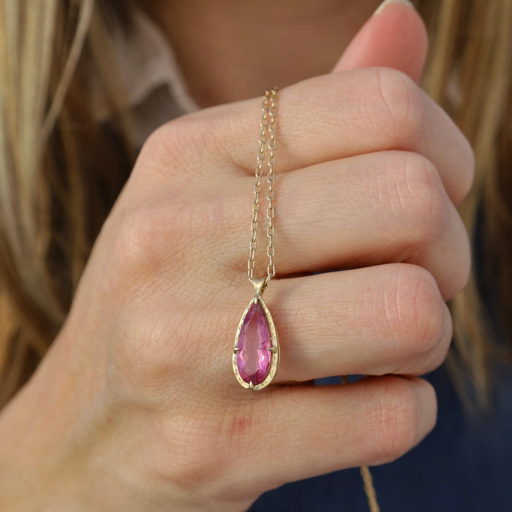 
                      
                        NKL-18K Pink Tourmaline Tear Drop Prong Pendant
                      
                    