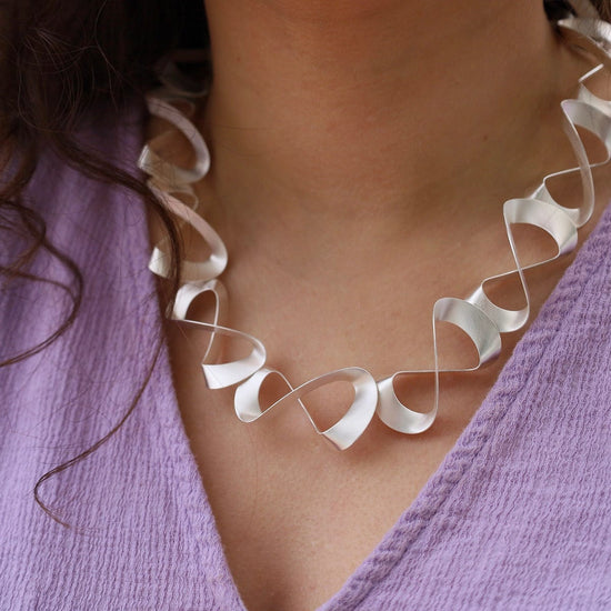 NKL 3D Ribbon Necklace