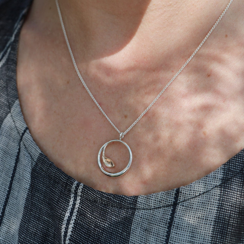 NKL Be-Leaf Pendant