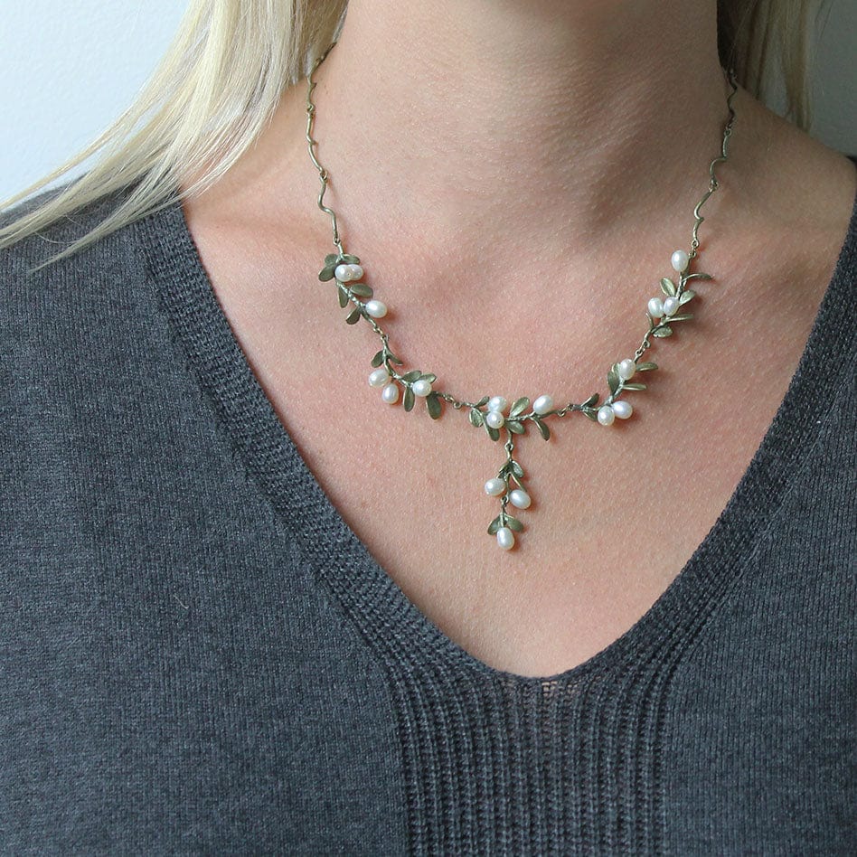 
                      
                        NKL BOXWOOD PEARL NECKLACE
                      
                    