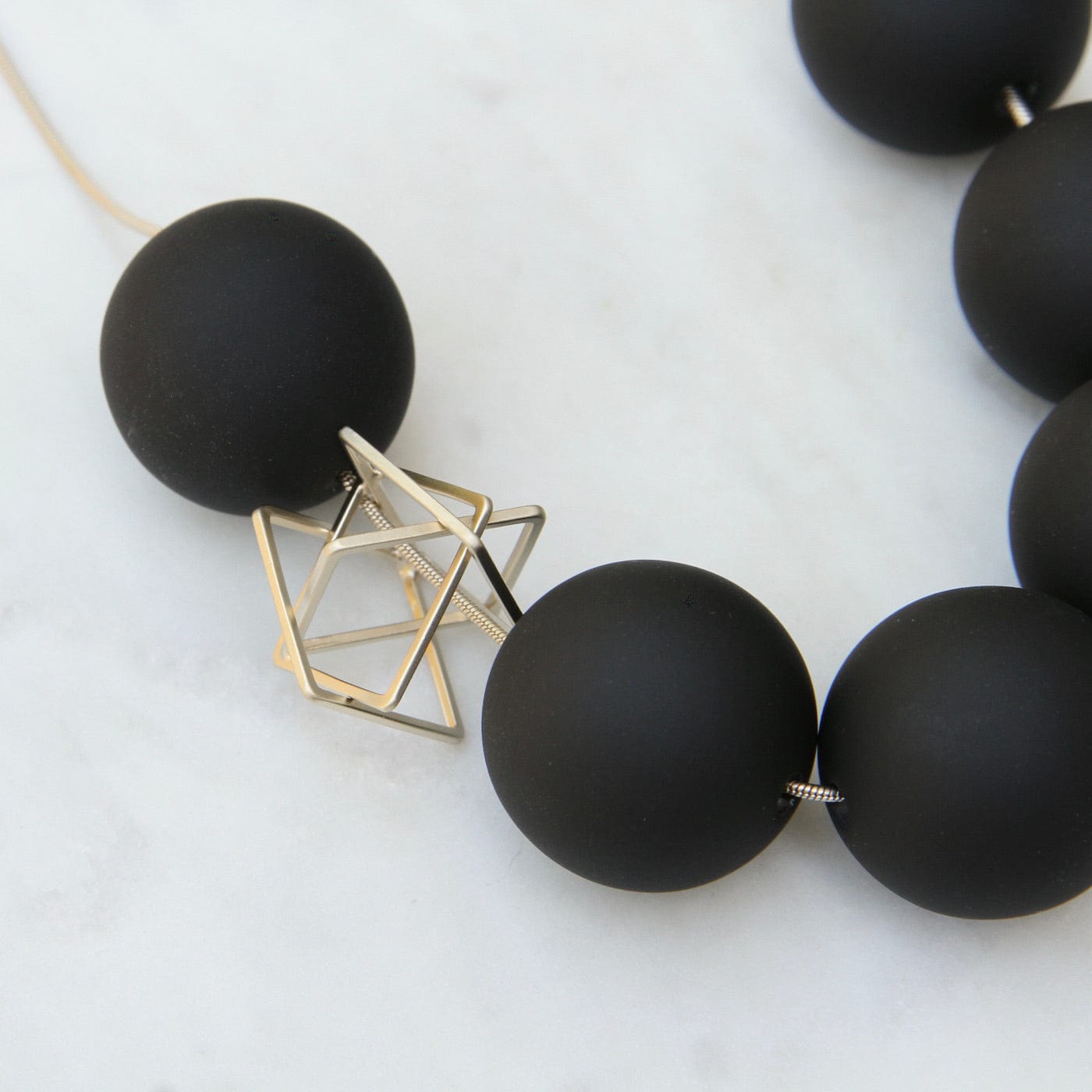 NKL-BRASS Bonbon Nekclace - Gold Black