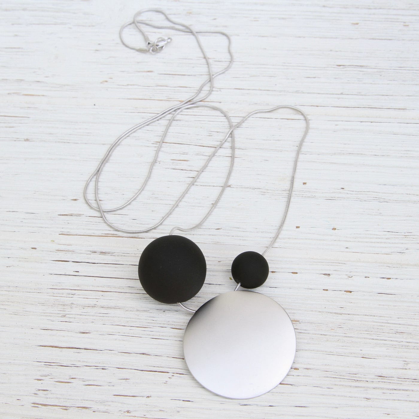 NKL-BRASS Dot & Orb Necklace - Silver Black