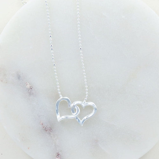 NKL DOUBLE OPEN HEART NECKLACE ON BALL CHAIN