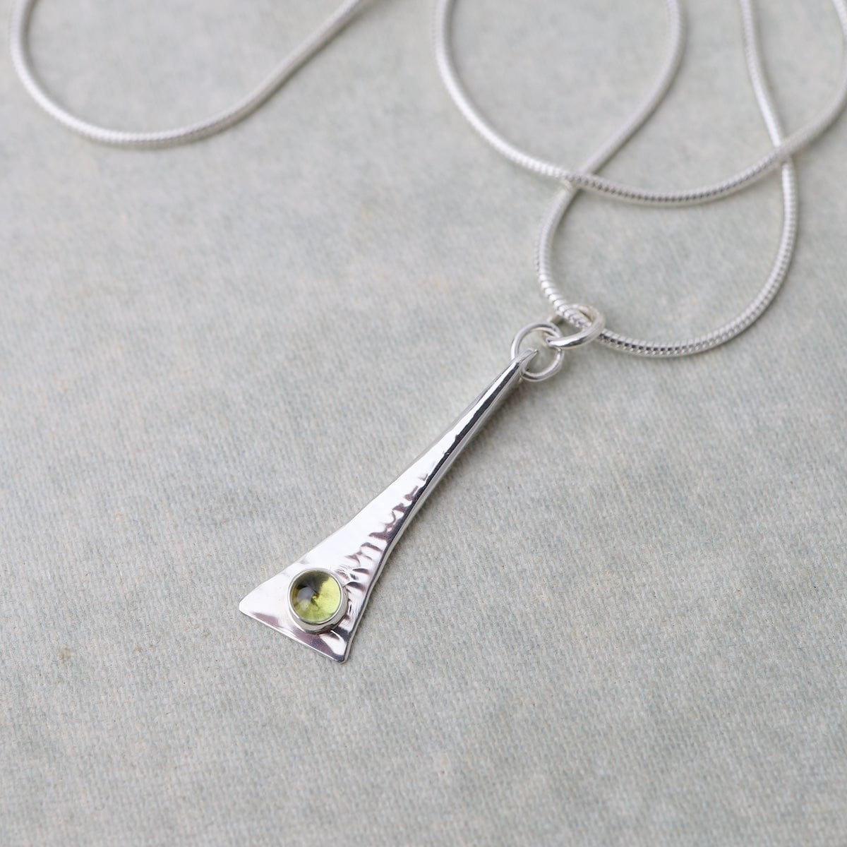 NKL Elongated Pendant Necklace with Peridot