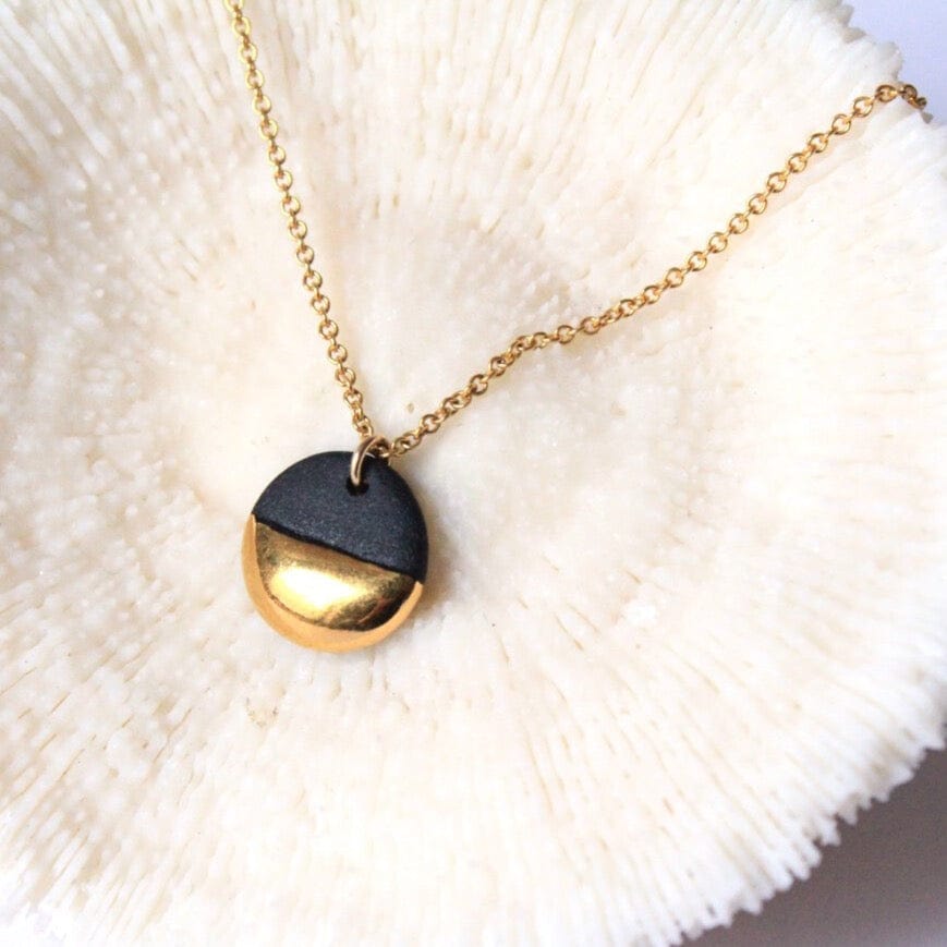 
                      
                        NKL-GF Black Gold Dipped Flat Circle Necklace
                      
                    