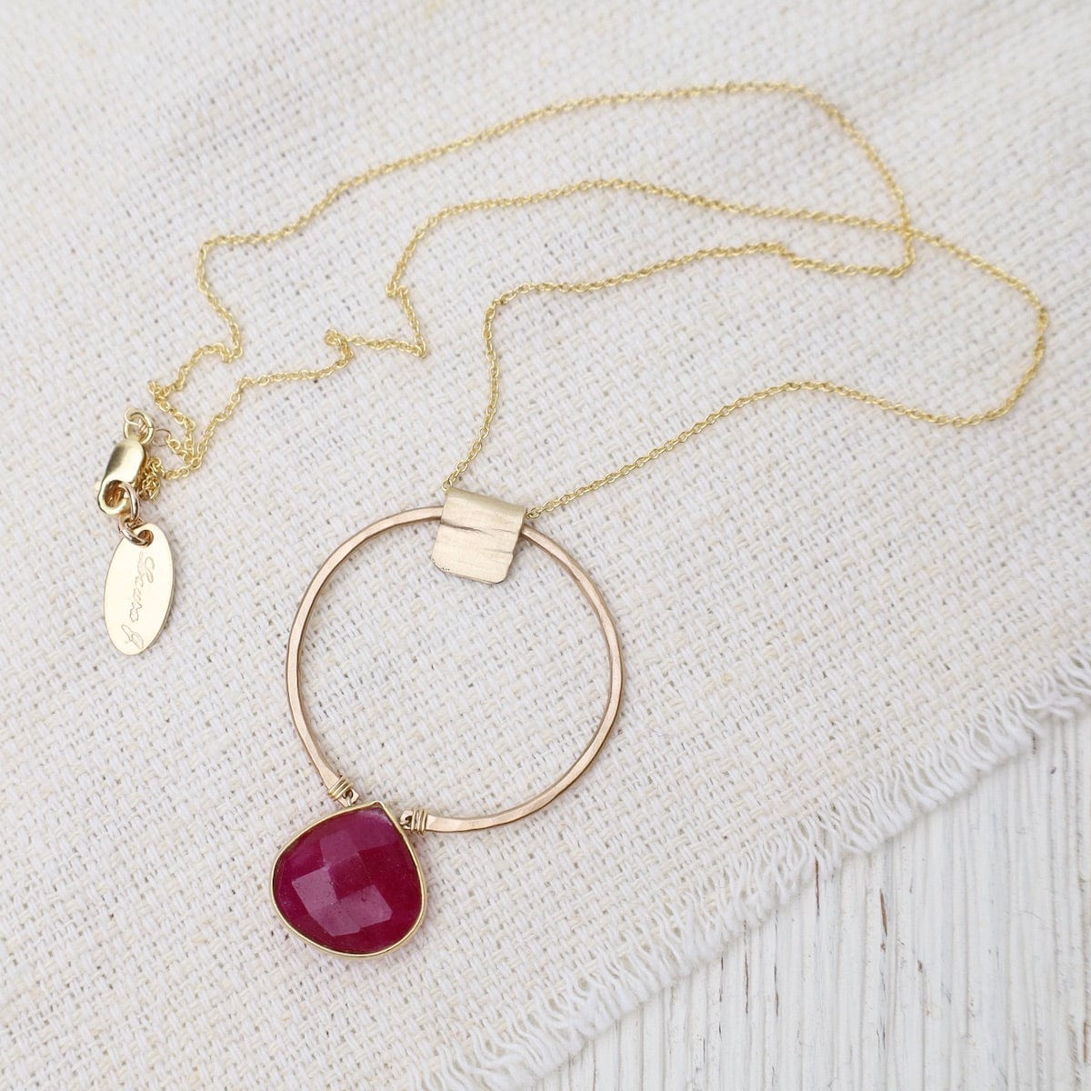 NKL-GF Circle Pendant with Ruby Necklace