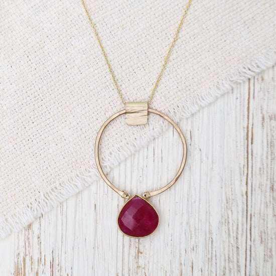 NKL-GF Circle Pendant with Ruby Necklace
