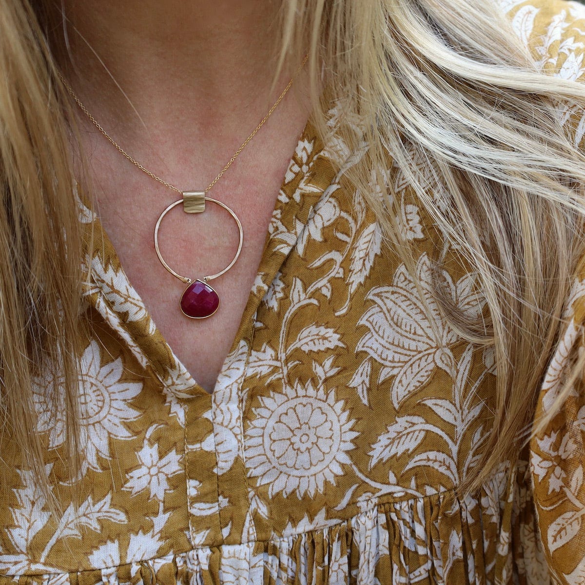 NKL-GF Circle Pendant with Ruby Necklace