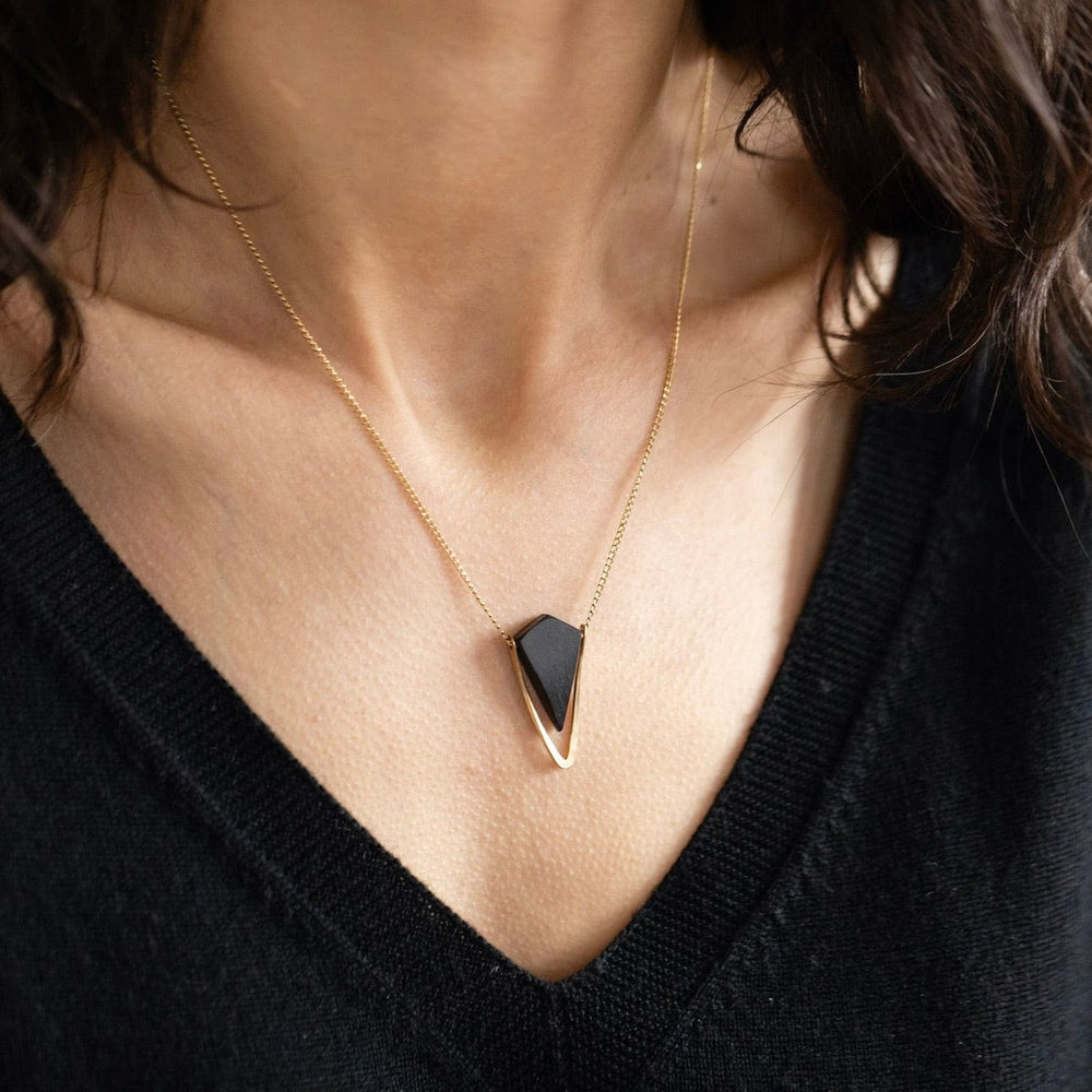 NKL-GF Ebony Pyramid Necklace Gold