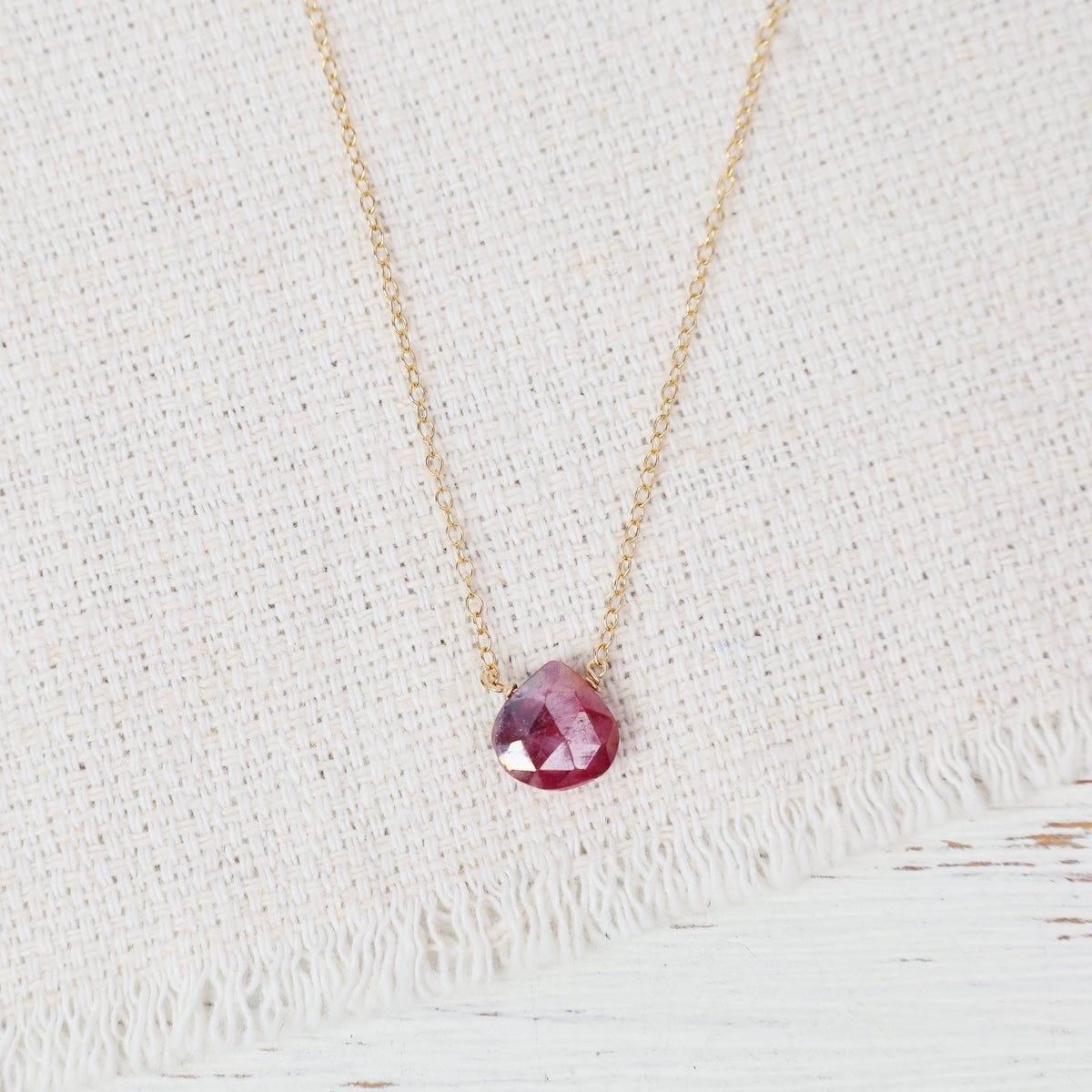 NKL-GF Gold Filled Chain with Single Pink Silverite Brio Necklace