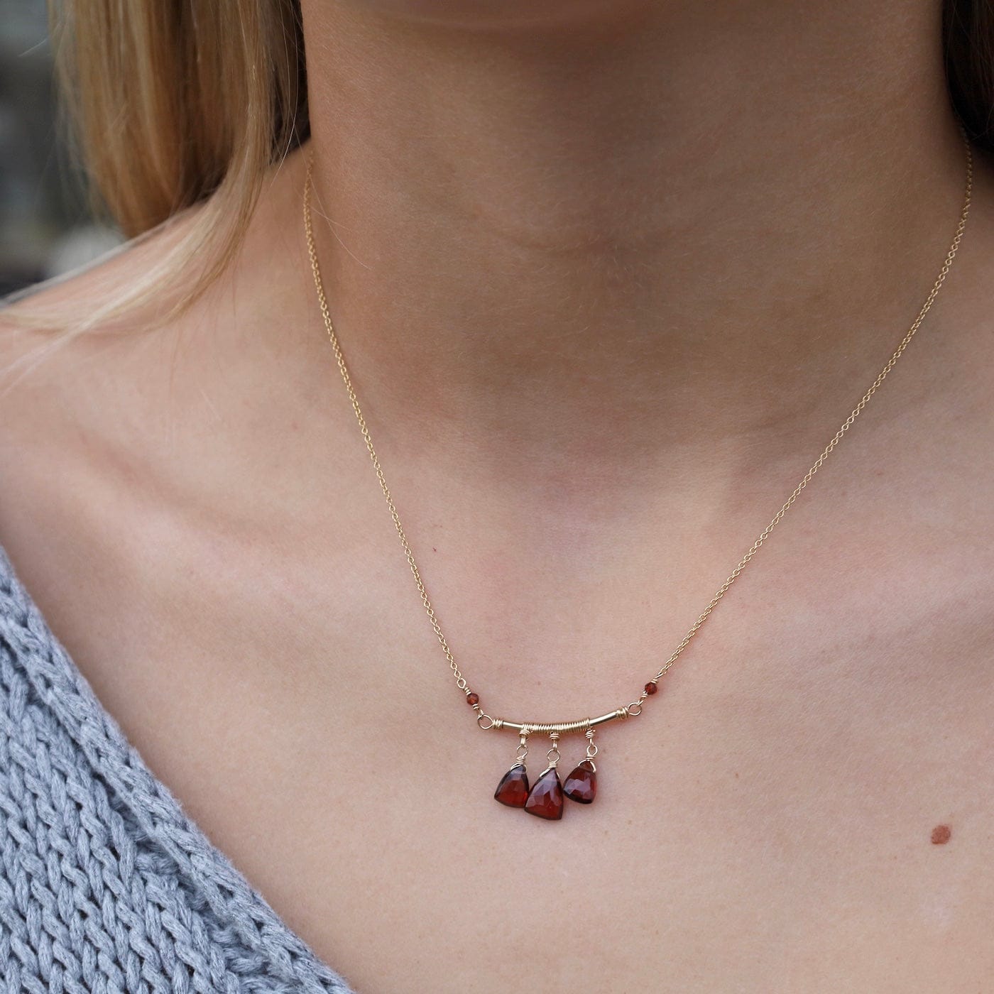 NKL-GF Gold Filled Curve with Garnet Drops Necklace