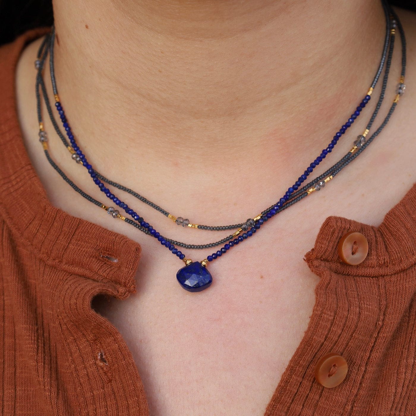 NKL-GF Grey Seed Beads With Lapis Beads & Briolette Necklace