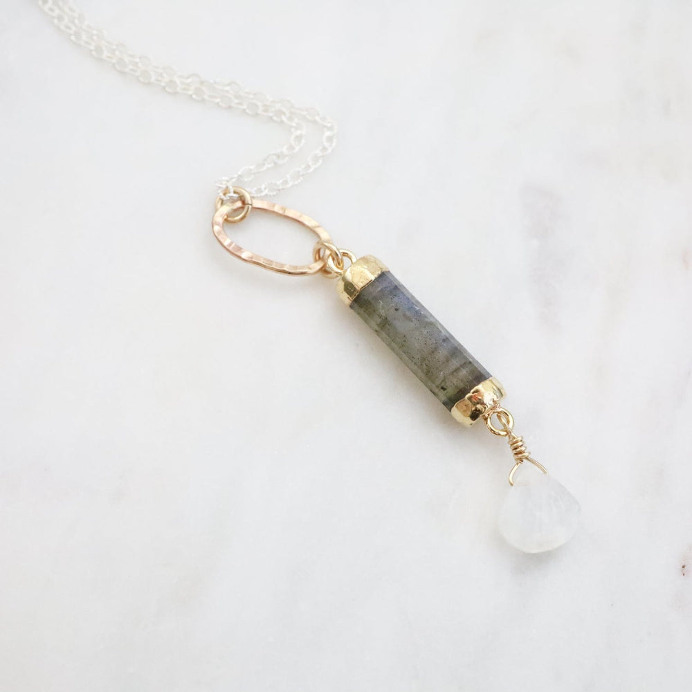 
                  
                    NKL-GF Labradorite Barrel Pendant
                  
                