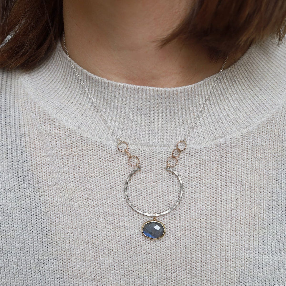 
                  
                    NKL-GF Labradorite Horseshoe Necklace
                  
                