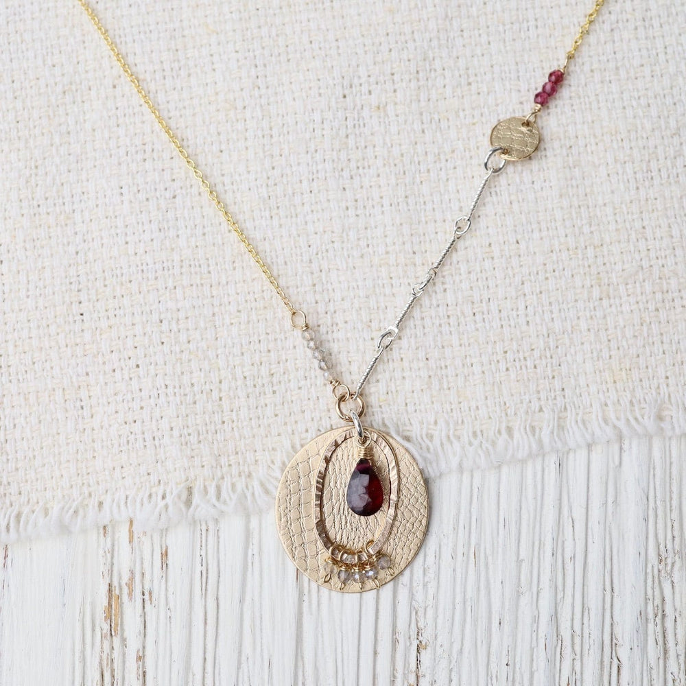 
                  
                    NKL-GF Layered Disk Garnet & Labradorite Necklace
                  
                