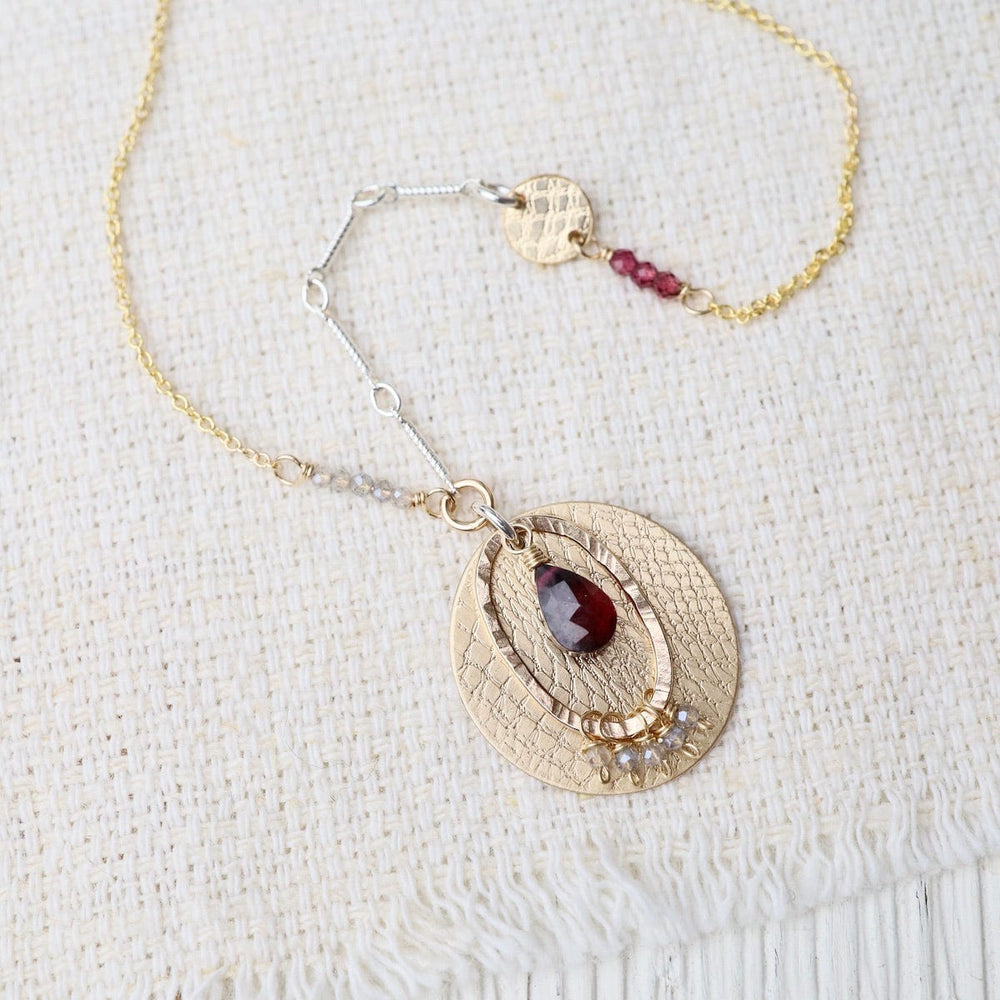 
                  
                    NKL-GF Layered Disk Garnet & Labradorite Necklace
                  
                