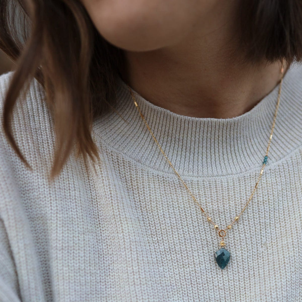 NKL-GF Simple Kyanite Spade on Gold Filled Chain Necklace