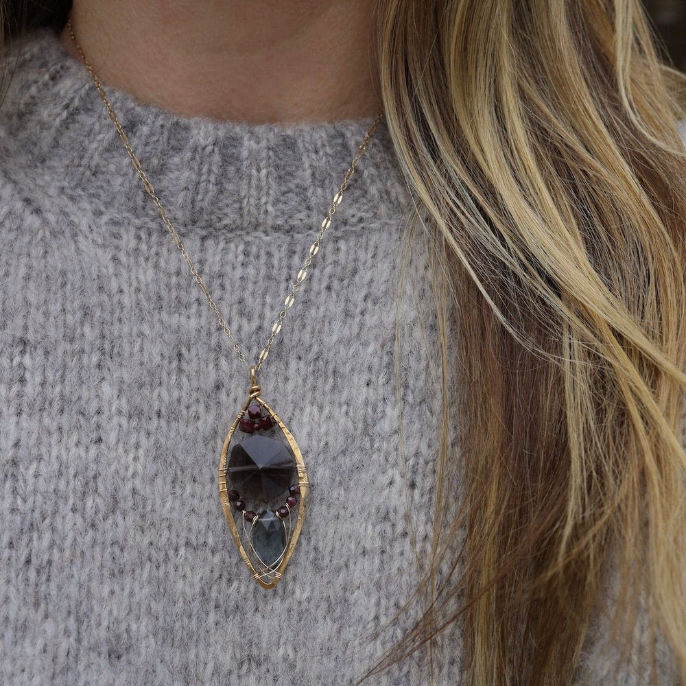 NKL-GF Smokey Quartz Keyhole Necklace