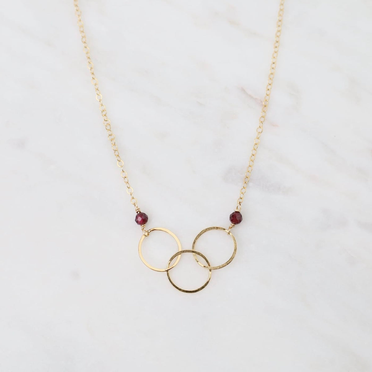 NKL-GF Three Circle Link Necklace Garnet