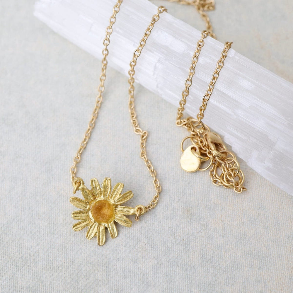 
                  
                    NKL Golden Daisy Single Flower Pendant
                  
                