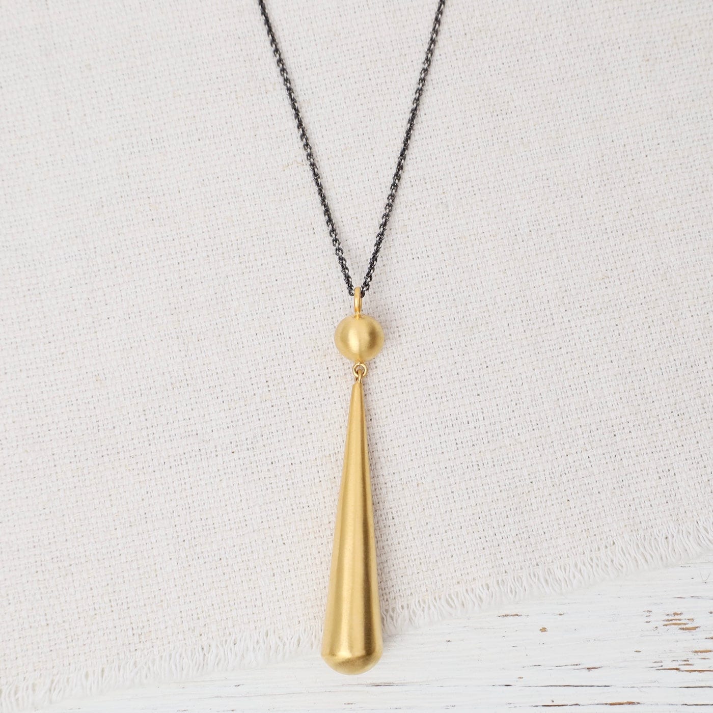 NKL-GPL Ball and Long Gold Plated Tear Drop Pendant Neckla