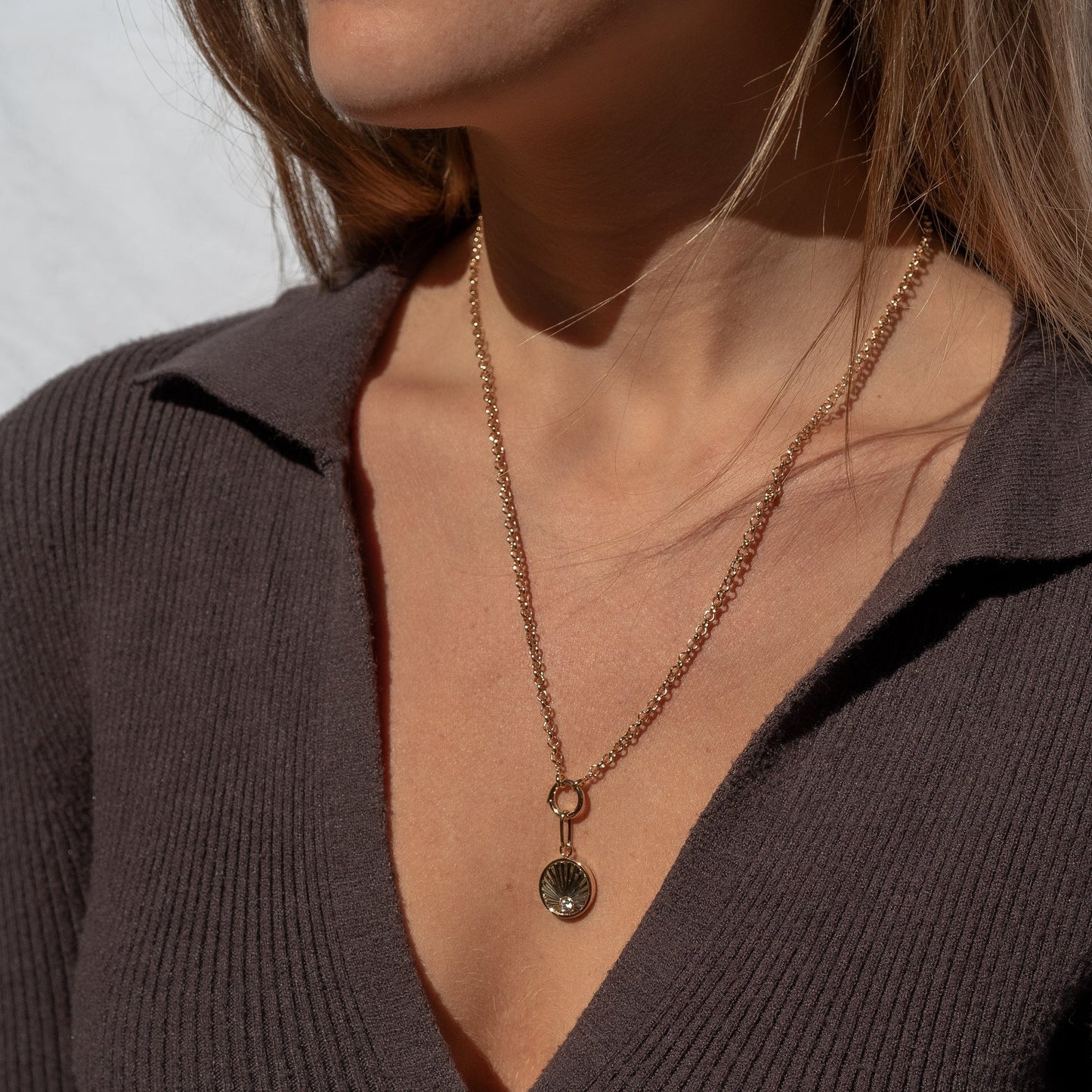 NKL-GPL Birth of Venus Rolo Pendant Necklace
