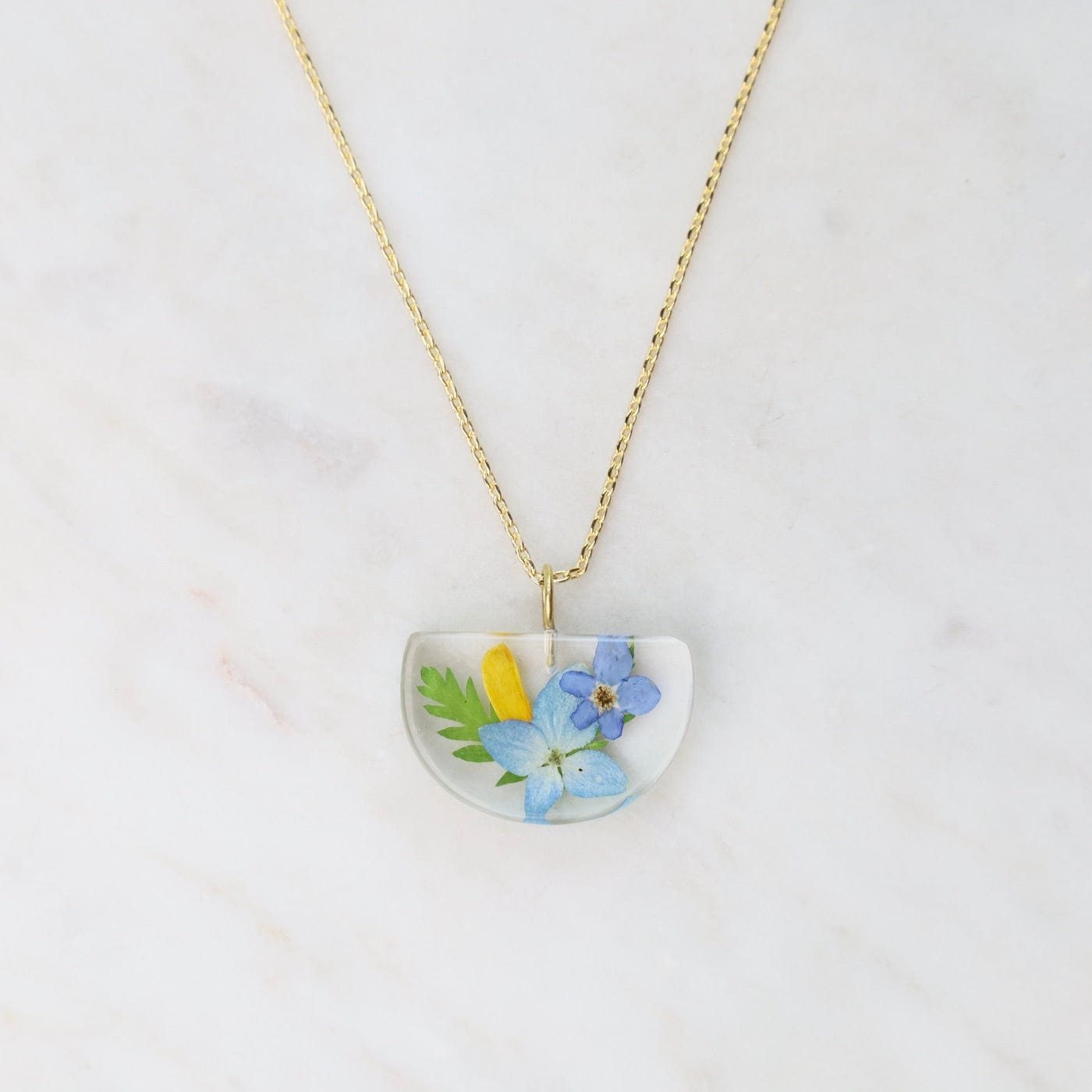 NKL-GPL Botanical Half Moon Mixed Flower Necklace