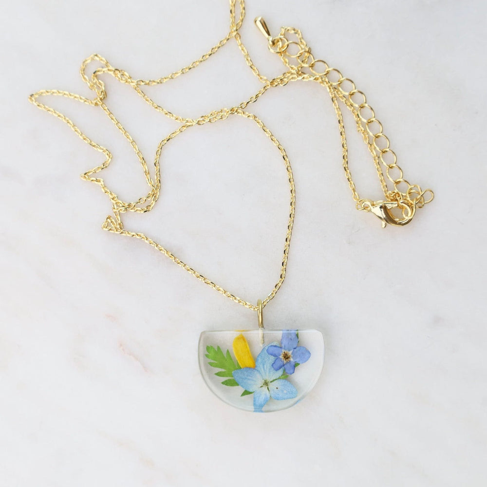 
                  
                    NKL-GPL Botanical Half Moon Mixed Flower Necklace
                  
                